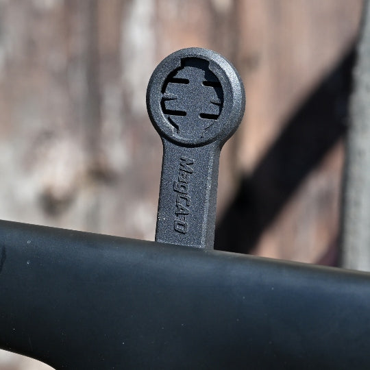 MagCAD Garmin mount fitted to a Canyon Ultimate with CP0018 handlebars.