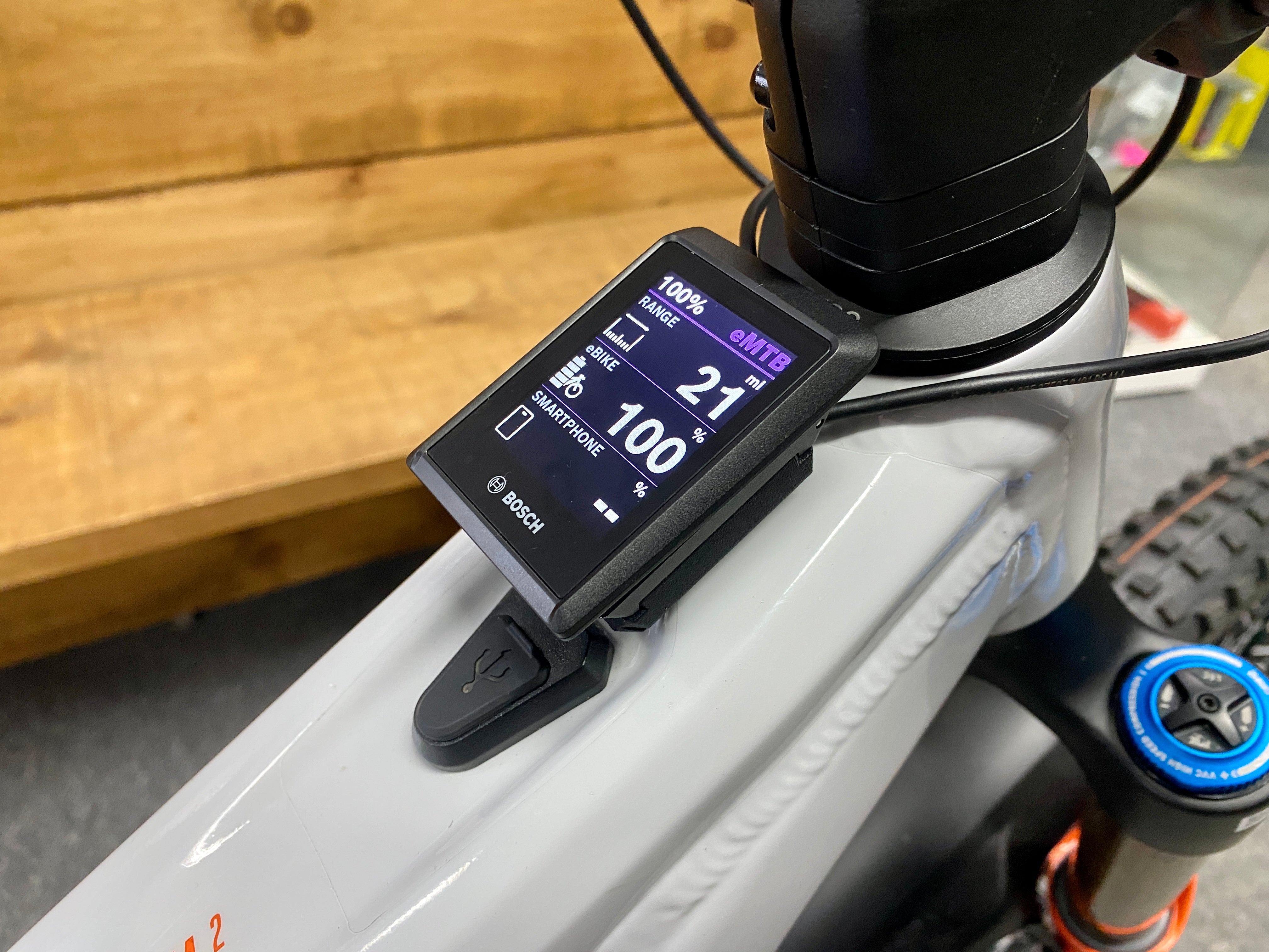 kiosk display e bike MagCAD Bosch Kiox E-Tube 300 Adhesive Mount Black