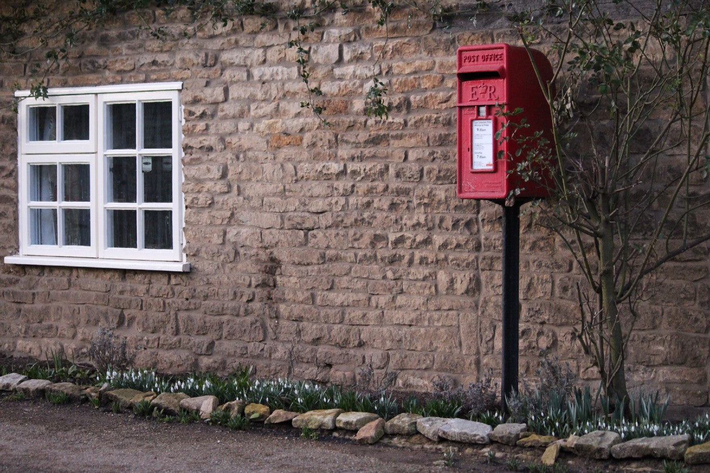 Royal Mail postbox, photo courtesy of Max.G