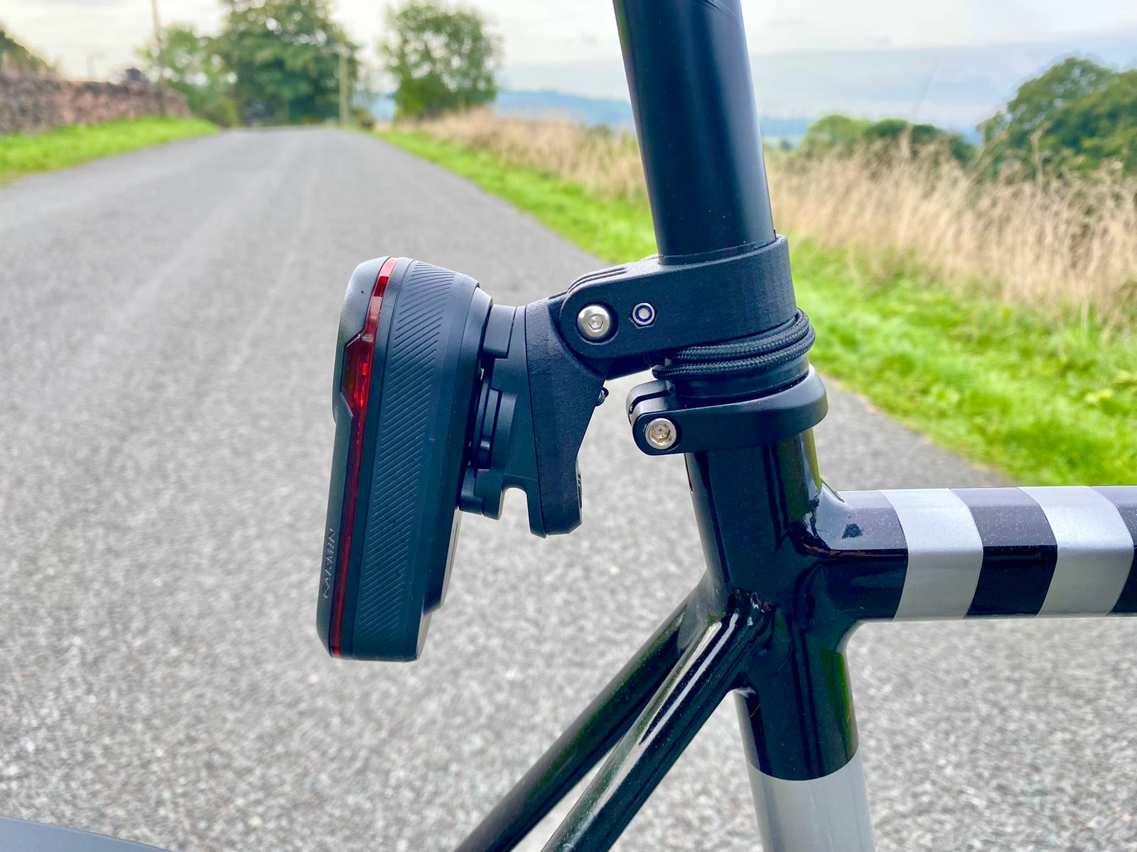 Supporto Sella Stampato 3D Per Garmin Varia - Attacco Per GoPro E GPS Supporto Sella Stampato 3D Per Garmin Varia - Attacco Per GoPro E GPS